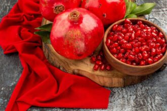 5 Reasons to Enjoy a Bowl of Pomegranate Every Day